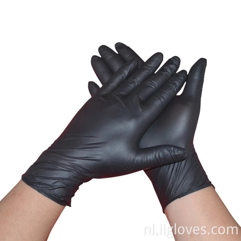 Tattoo -kapsalon Gebruik zwarte nitrilhandschoenen